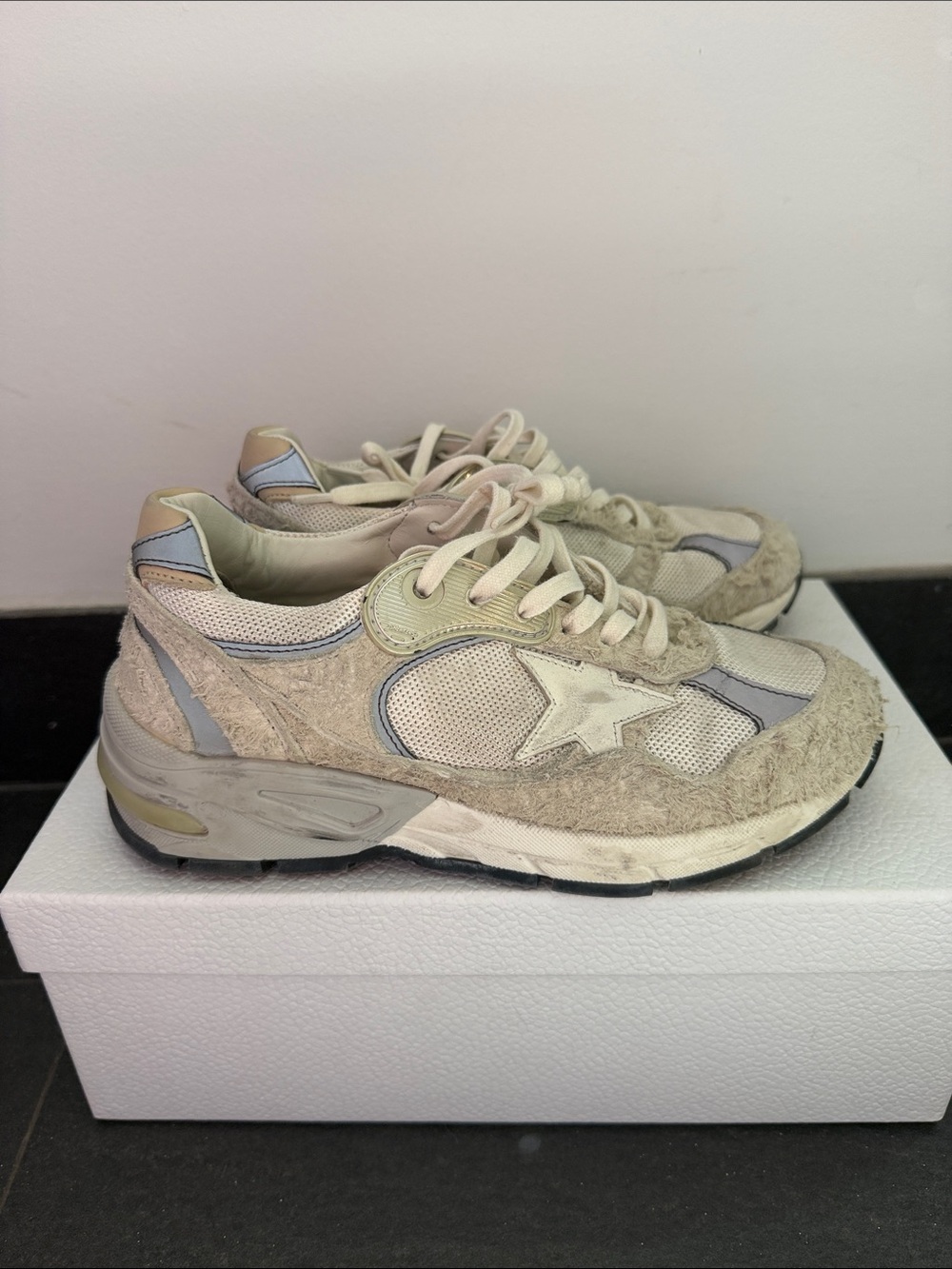 Golden Goose Deluxe Brand Women’s Dad Star Sneakers in white / grey, size 35 - Picture 6 of 13